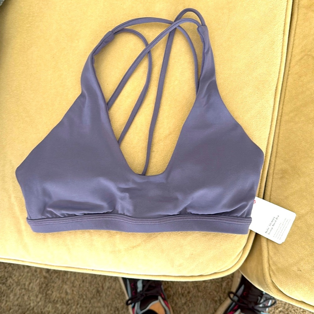 Lululemon Nulu Strappy Scoop Neck bra size 4 NFAL